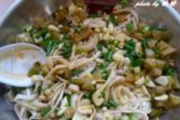榨菜拌金针菇的做法图解5