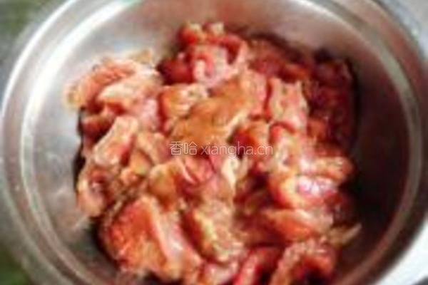蒜爆羊肉的做法图解3