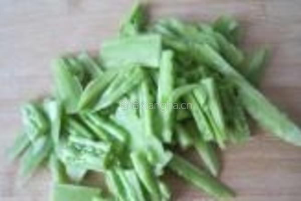 苦瓜拌木耳的做法图解7