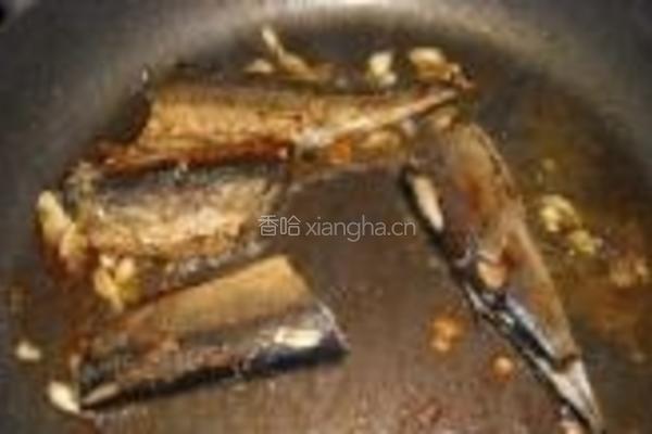 干煎秋刀鱼的做法图解6