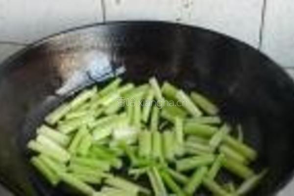 芹菜炒大虾的做法图解8