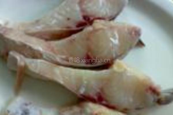 紫苏叶煎焗大海鲩的做法图解2
