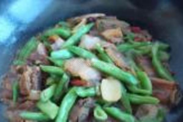 四季豆烧腊肉的做法图解11