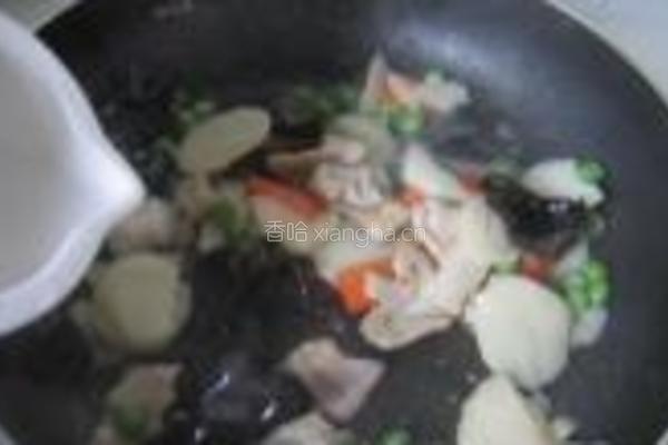 荸荠黑木耳炒肉片的做法图解8