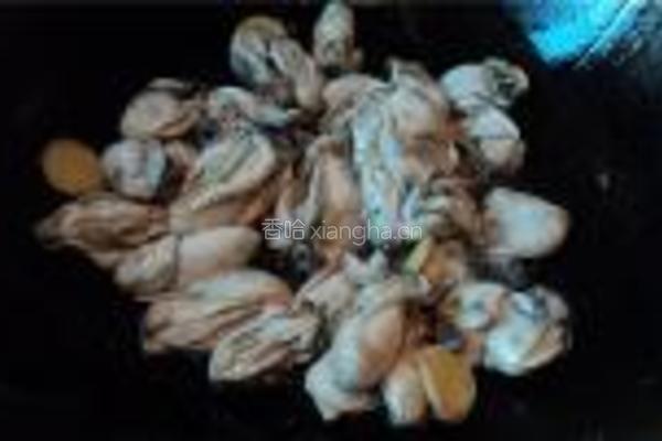 洋葱炒生蚝的做法图解3