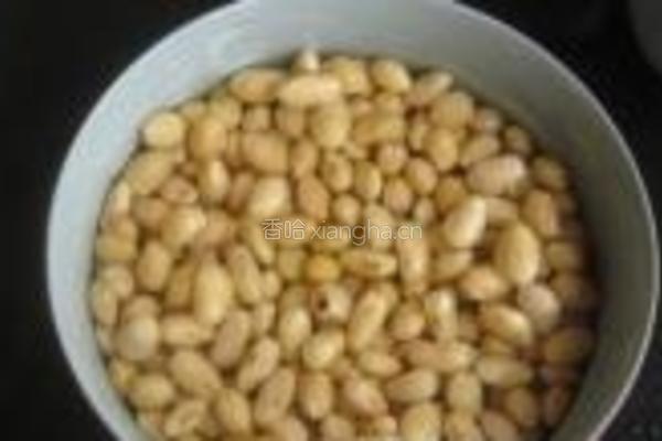 咸猪头肉炖黄豆的做法图解2