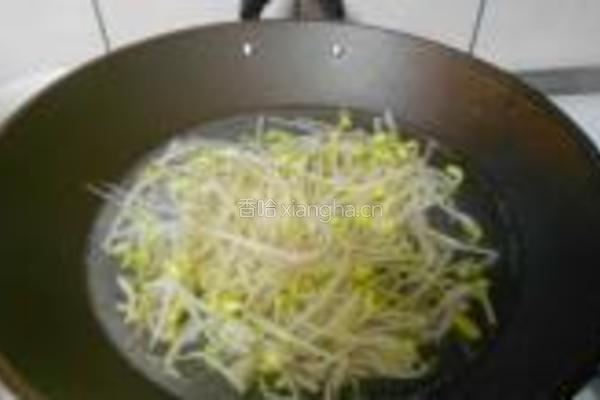 凉拌黄豆芽的做法图解2