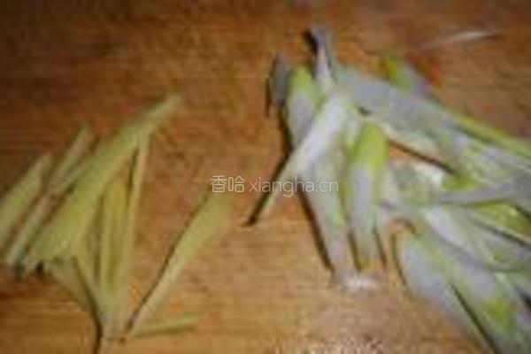凉拌松花蛋的做法图解3