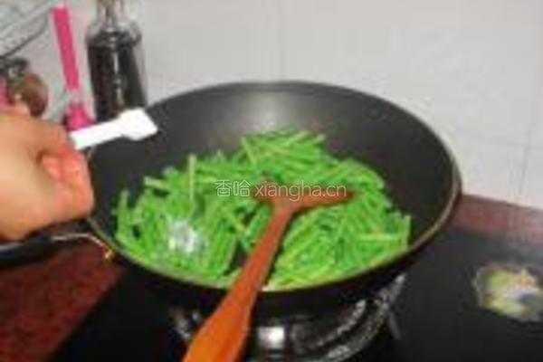 橄榄菜炒豆角的做法图解4