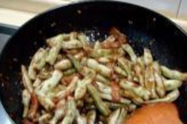 京酱焖白扁豆的做法图解11