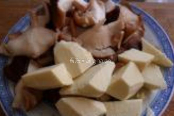 五花肉焖双冬的做法图解4