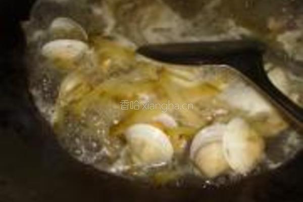 蛤蜊榨菜滋补汤的做法图解6