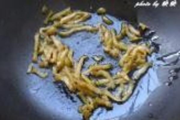榨菜炒猪肚的做法图解3