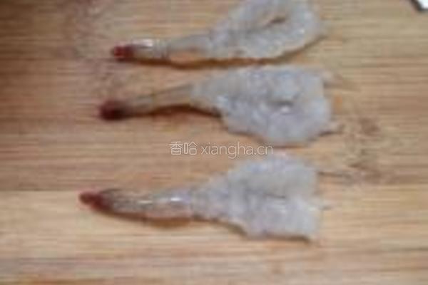 黄金凤尾虾球的做法图解2