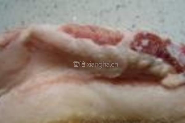 芋儿粉蒸肉的做法图解2