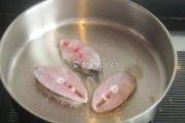 椒盐香煎海鲈鱼的做法图解4