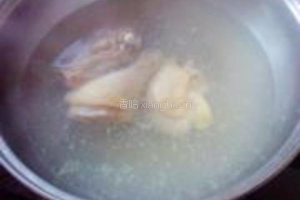 白菜粉皮炖鸡的做法图解2