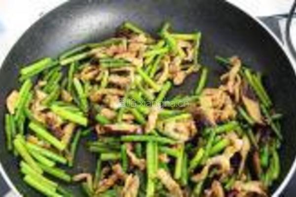 香菇蒜薹炒肉丝的做法图解9