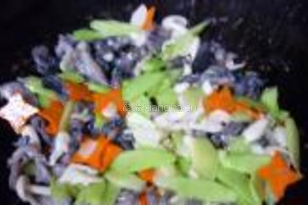 白玉菇炒乌鸡片的做法图解11