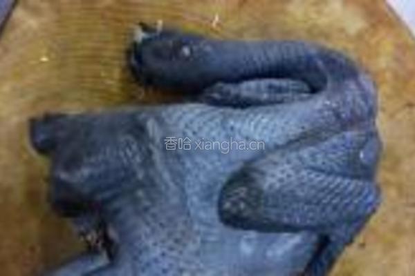白玉菇炒乌鸡片的做法图解1