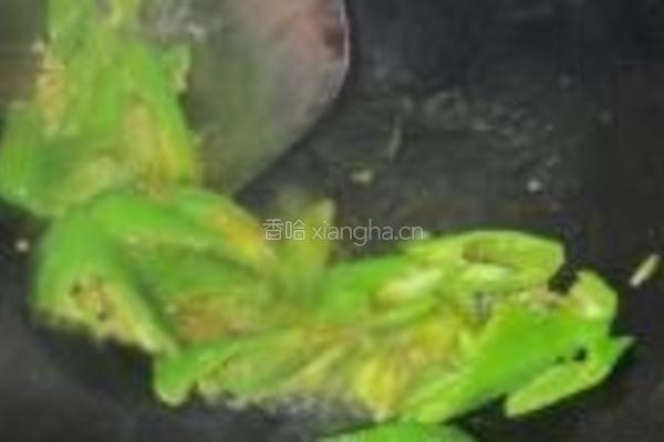 青椒鱼干的做法图解3