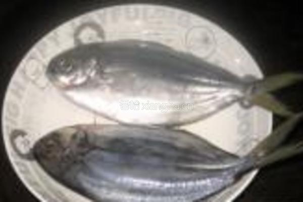 豉汁蒸南鲳鱼的做法图解1