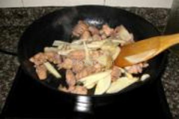 嫩姜爆兔肉的做法图解5