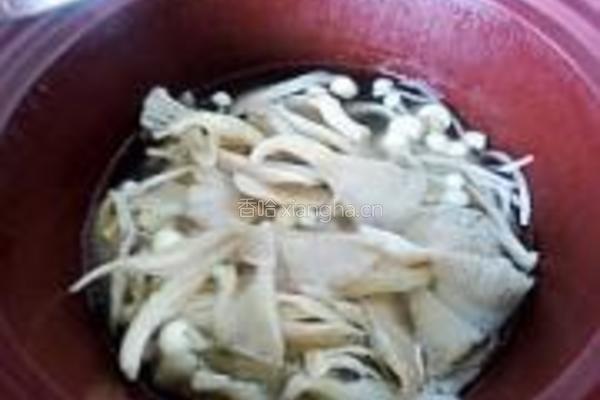 萝卜菌菇排骨煲的做法图解9