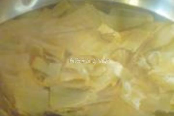 笋茸粉条红烧肉的做法图解3
