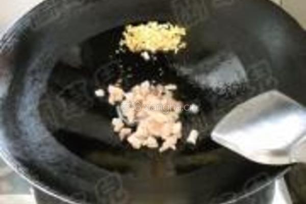 酸菜酱鱼丁面的做法图解5