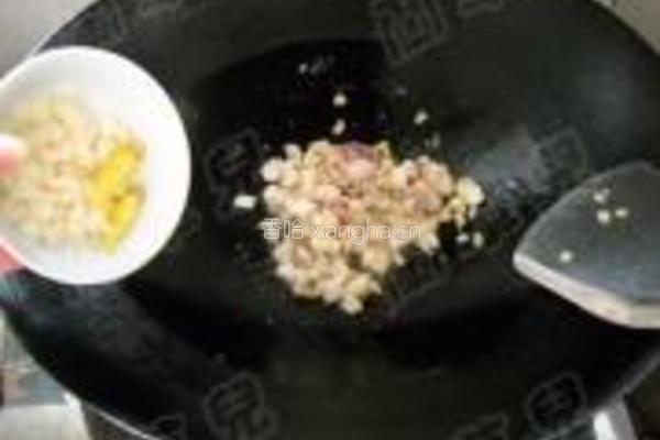 酸菜酱鱼丁面的做法图解7