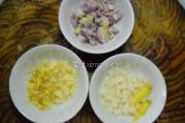 酸菜酱鱼丁面的做法图解3
