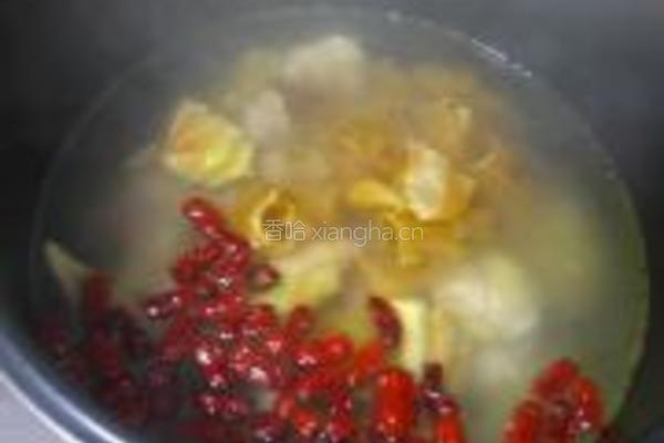 花胶红枣炖鸡的做法图解7