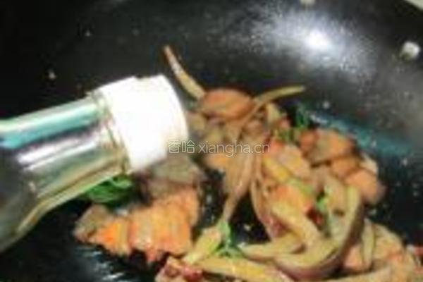 茄条炒腊肉的做法图解9