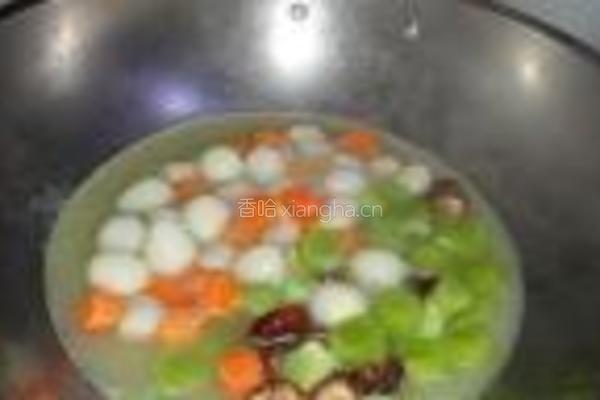 杂蔬烩鹌鹑蛋的做法图解4