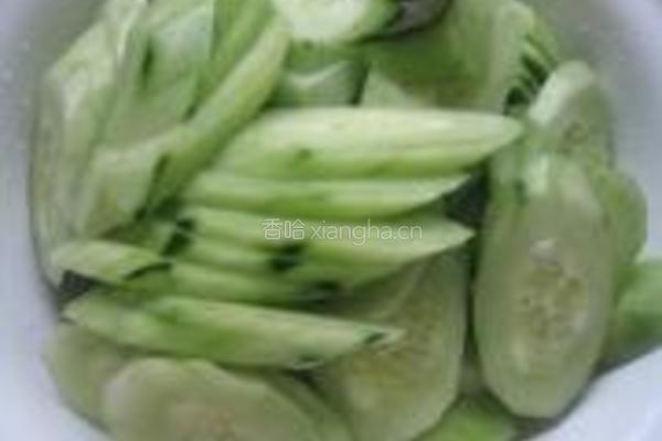 黄瓜煮昂刺鱼的做法图解2