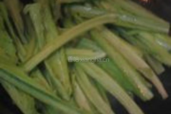 素炒油麦菜的做法图解3