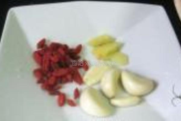蒜泥凉拌豌豆苗的做法图解2