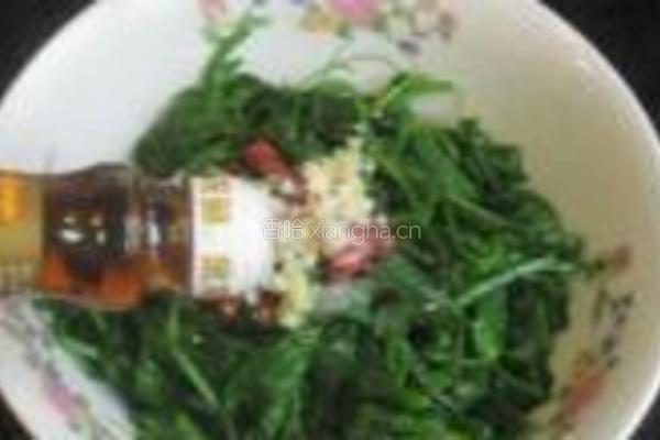 蒜泥凉拌豌豆苗的做法图解6