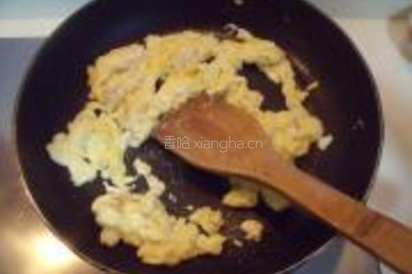 虾仁蛋炒饭的做法图解4