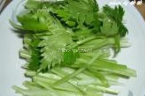 西芹炒鸡胗的做法图解2