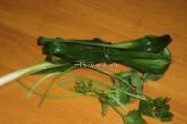 金针菇拌西兰花茎的做法图解4