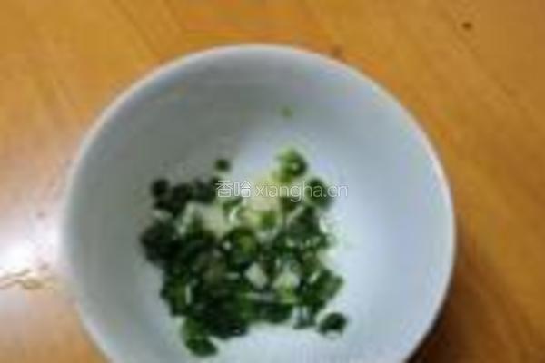 金针菇拌西兰花茎的做法图解5