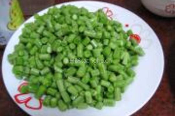 蚬肉炒豆角的做法图解2