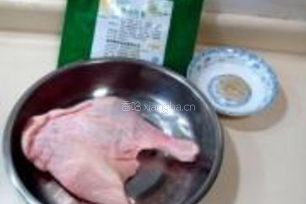 蒜香脆皮鸭腿的做法图解1