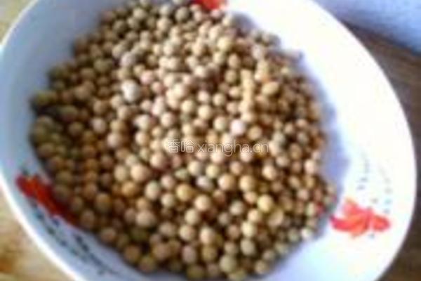 琥珀怪味豆的做法图解1