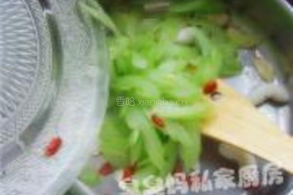 西芹炒菱角的做法图解6