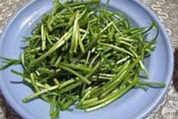 芦蒿炒咸肉的做法图解1