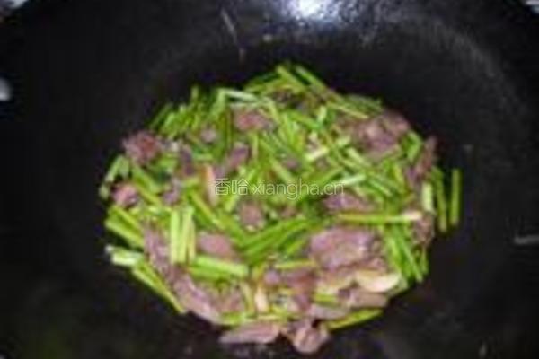 蒜苔爆鸡心的做法图解6