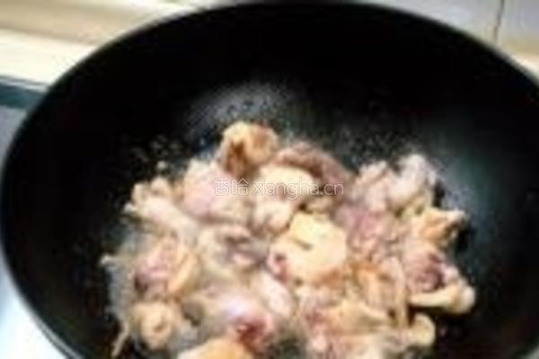 京味栗子烧鸡块的做法图解3